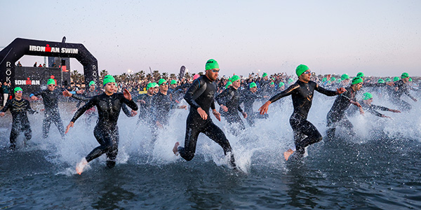 Sam Laidlow (FRA) y Cathia Schär (SUI) se proclaman vencedores del IRONMAN 70.3 Valencia 