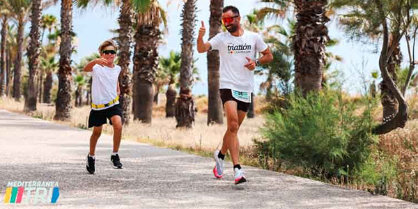 El Duatlón Familiar hace partícipes a los pequeños del formato Mediterránea Triatlón 2026