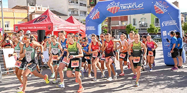 Tercera edición del Acuatlón Escolar de Gilet