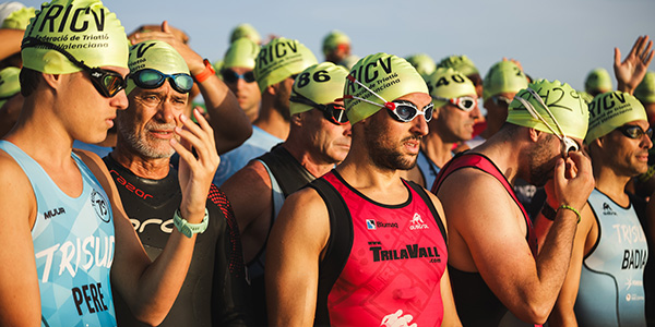 Marina Camps y Miguel Risco, campeones autonómicos de Triatlón Olímpico en Sagunto
